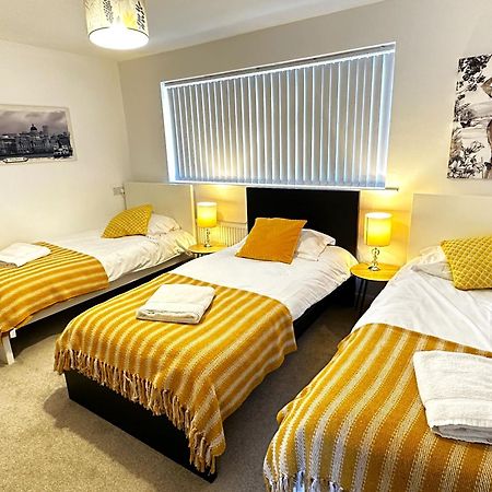 Kennedy Villa - 5 Bedroom House With Hot Tub, Wifi, Free Parkings, Close To Bicester Village Kültér fotó