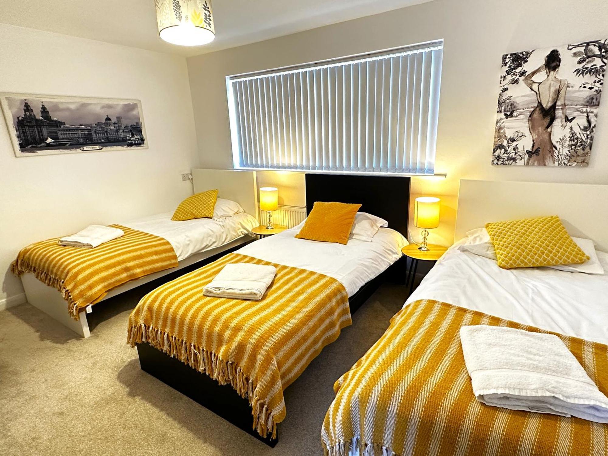 Kennedy Villa - 5 Bedroom House With Hot Tub, Wifi, Free Parkings, Close To Bicester Village Kültér fotó
