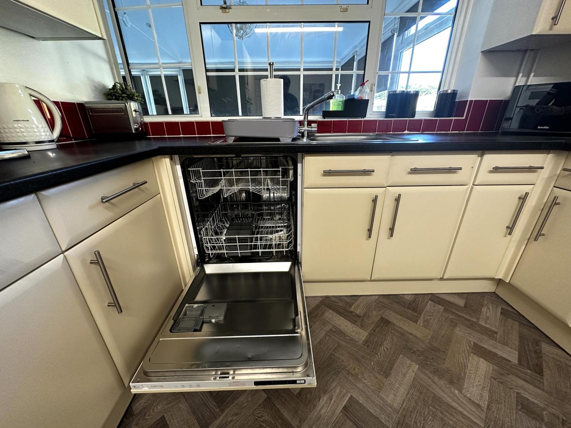 Kennedy Villa - 5 Bedroom House With Hot Tub, Wifi, Free Parkings, Close To Bicester Village Kültér fotó