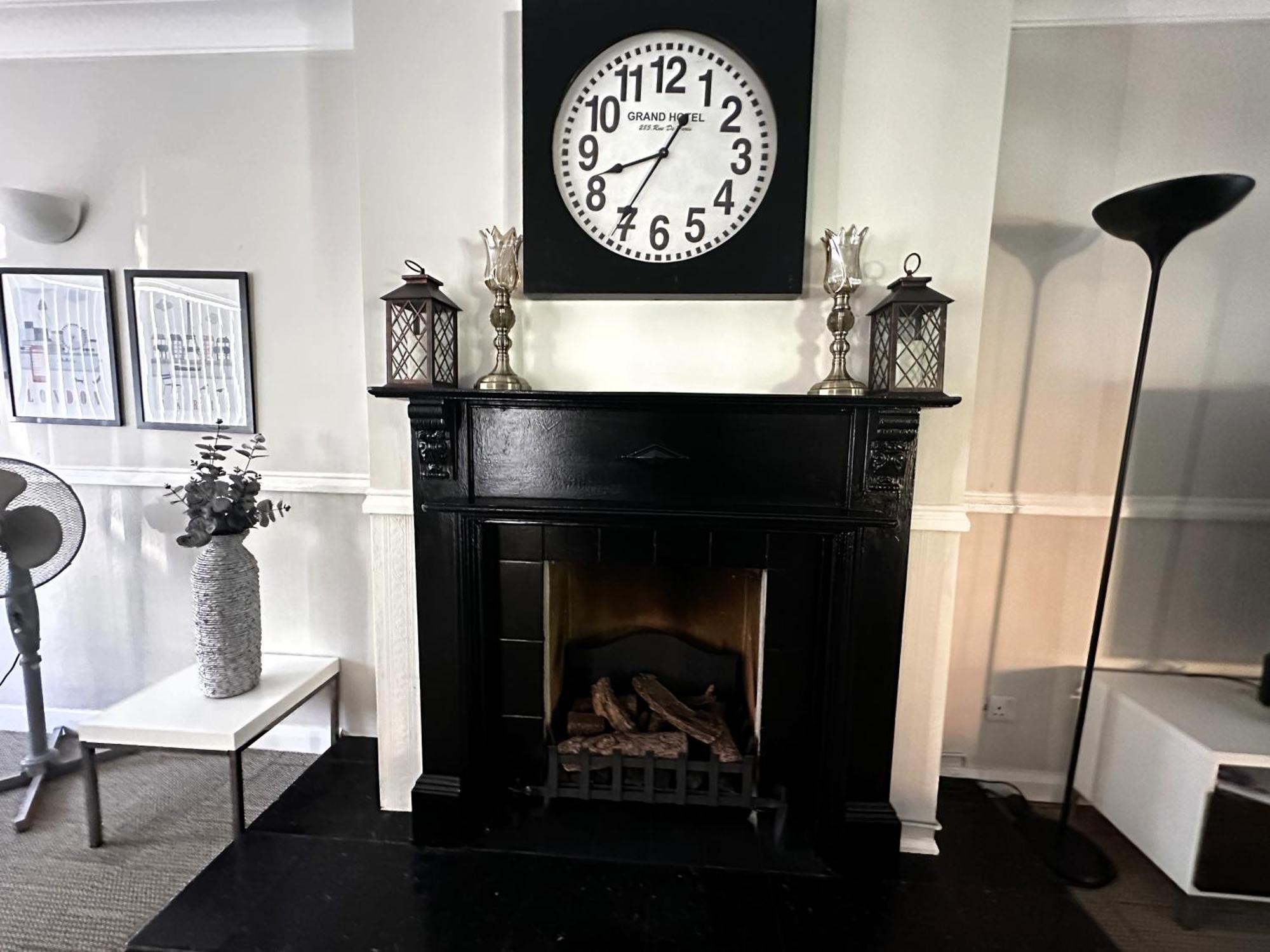 Kennedy Villa - 5 Bedroom House With Hot Tub, Wifi, Free Parkings, Close To Bicester Village Kültér fotó
