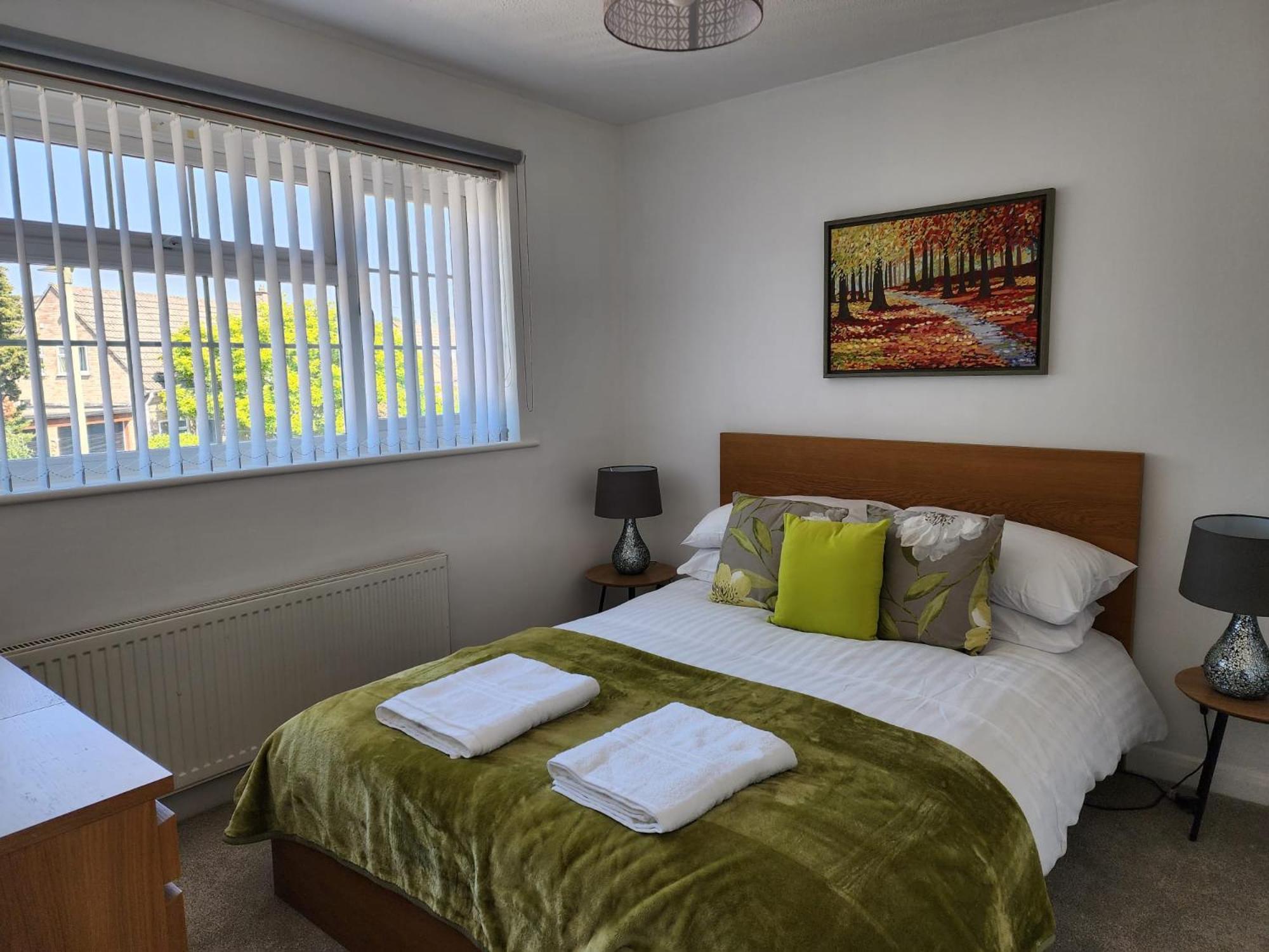Kennedy Villa - 5 Bedroom House With Hot Tub, Wifi, Free Parkings, Close To Bicester Village Kültér fotó