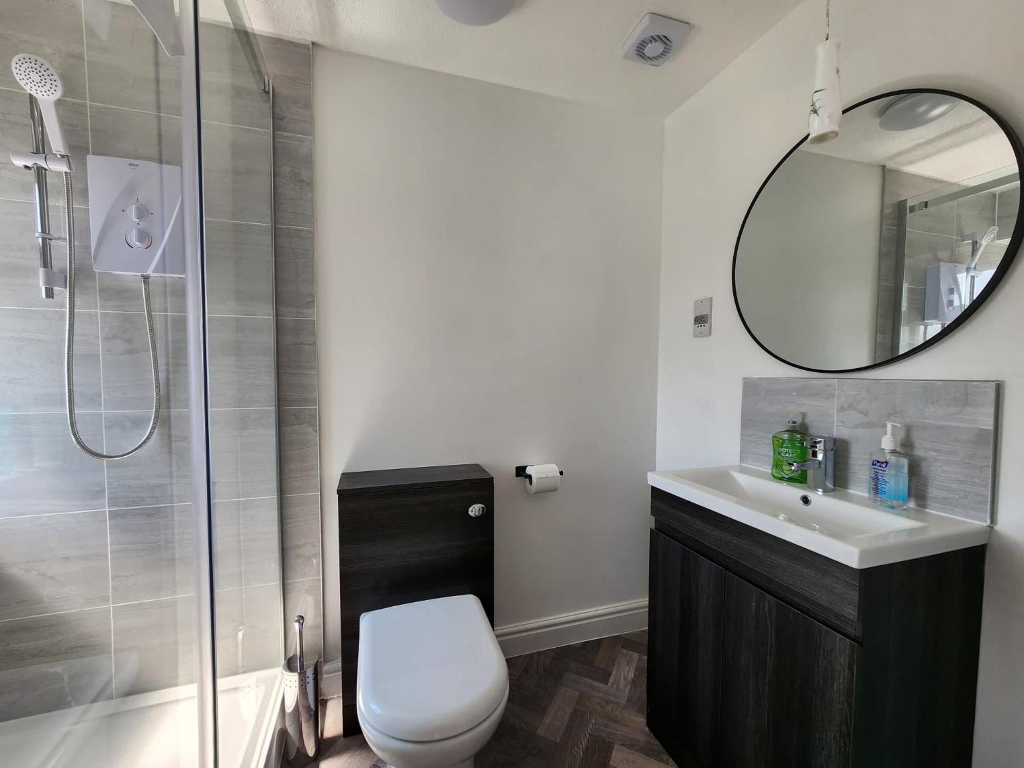 Kennedy Villa - 5 Bedroom House With Hot Tub, Wifi, Free Parkings, Close To Bicester Village Kültér fotó