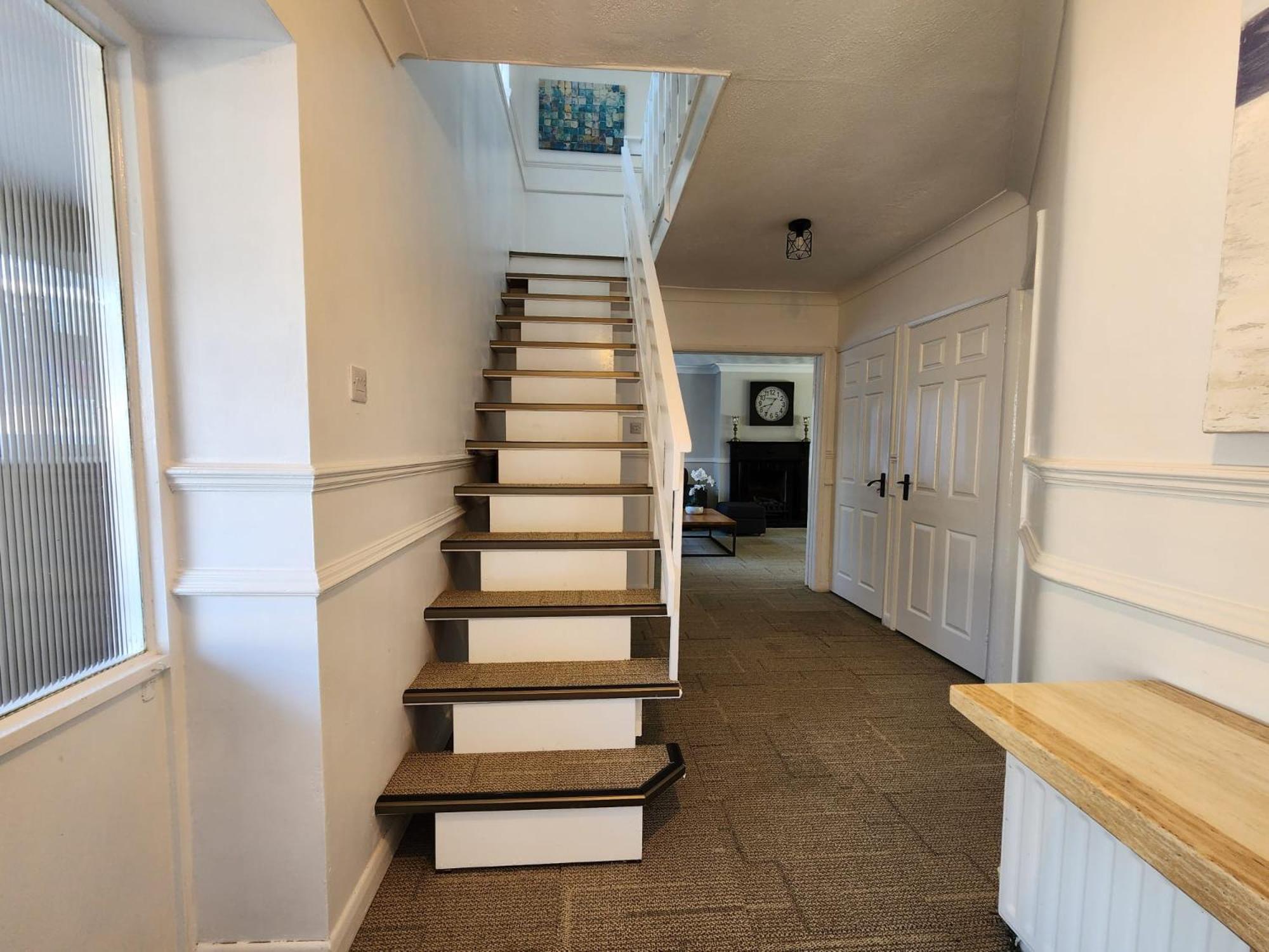 Kennedy Villa - 5 Bedroom House With Hot Tub, Wifi, Free Parkings, Close To Bicester Village Kültér fotó